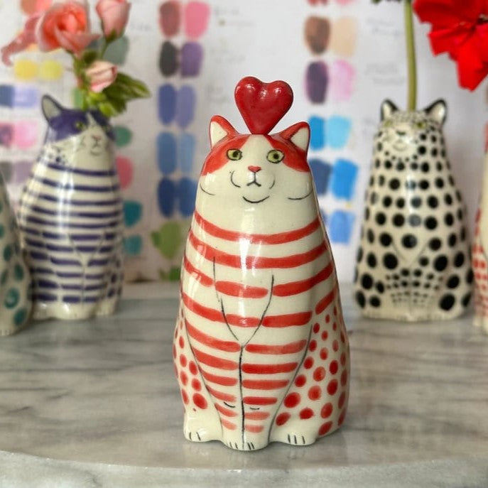 ⏳ Limited-time offer ⏰ Polka dot cat vase