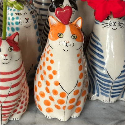 ⏳ Limited-time offer ⏰ Polka dot cat vase